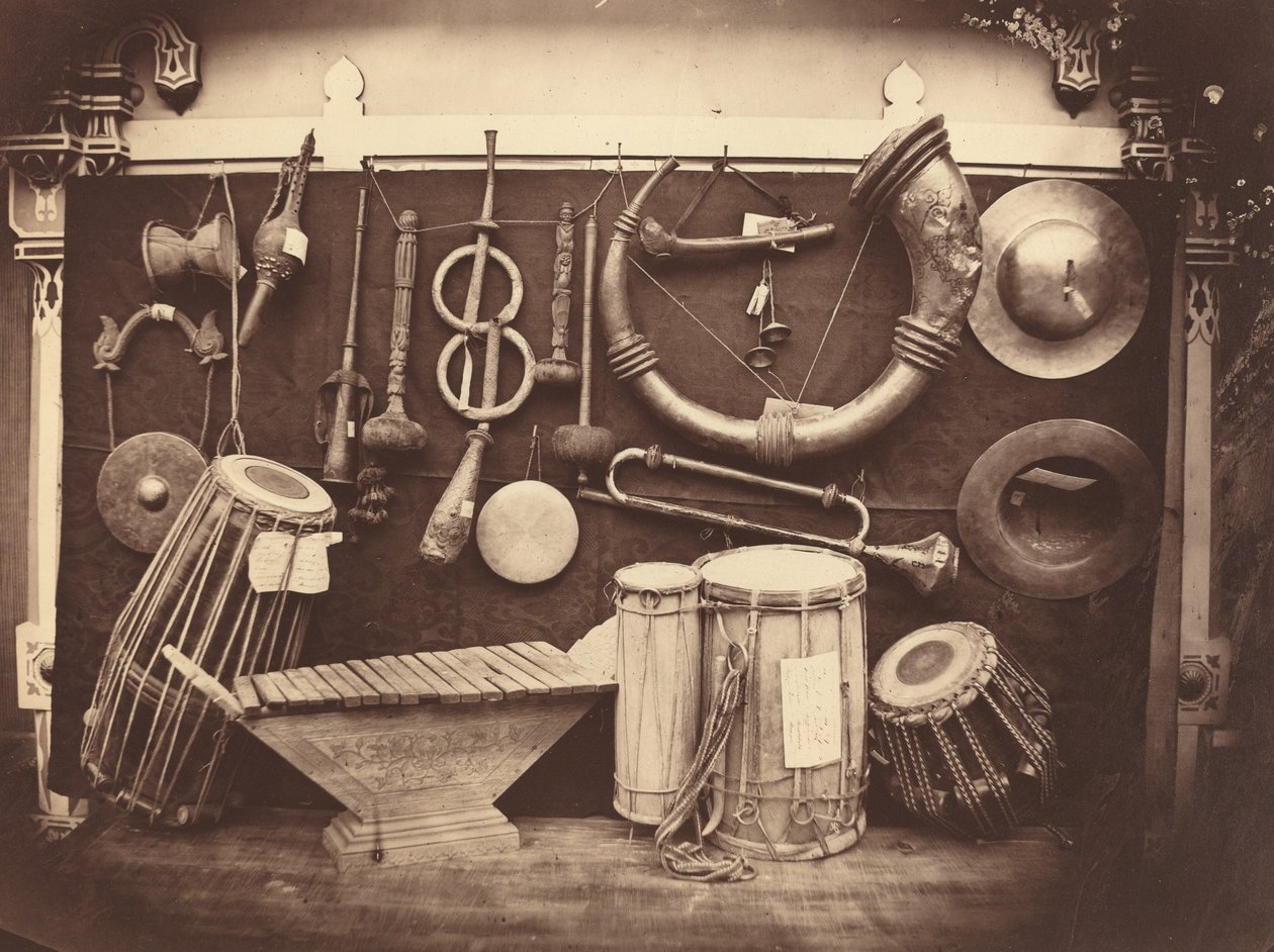 Stilleven van muziekinstrumenten, ca. 1863 door Edmond Lebel