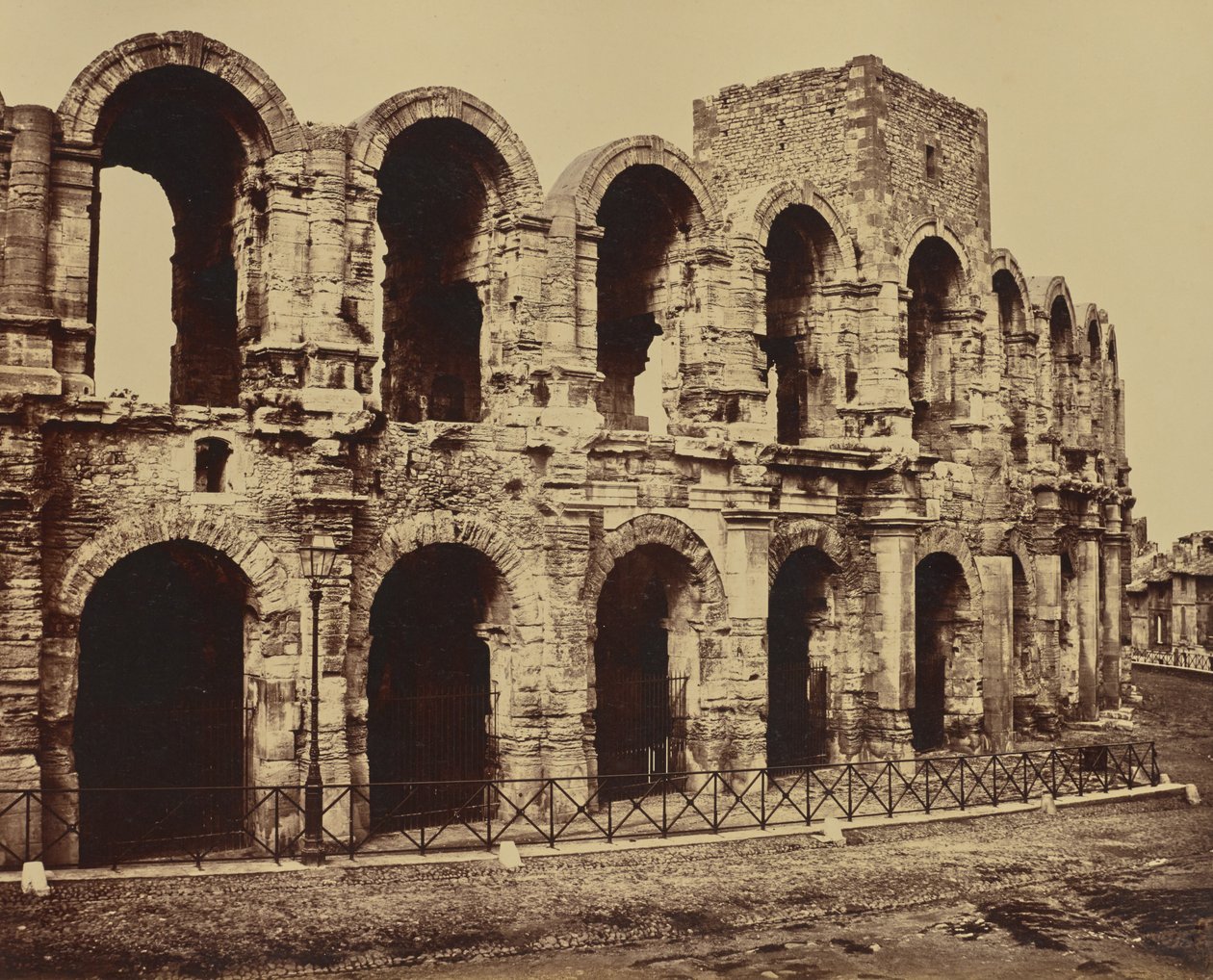 Arles. Amfitheater door Édouard Baldus