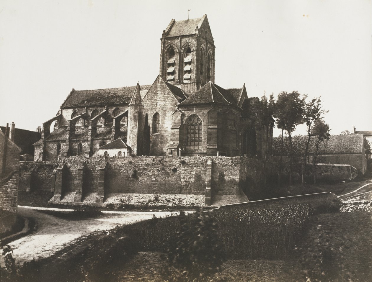 Kerk in Auvers door Édouard Baldus
