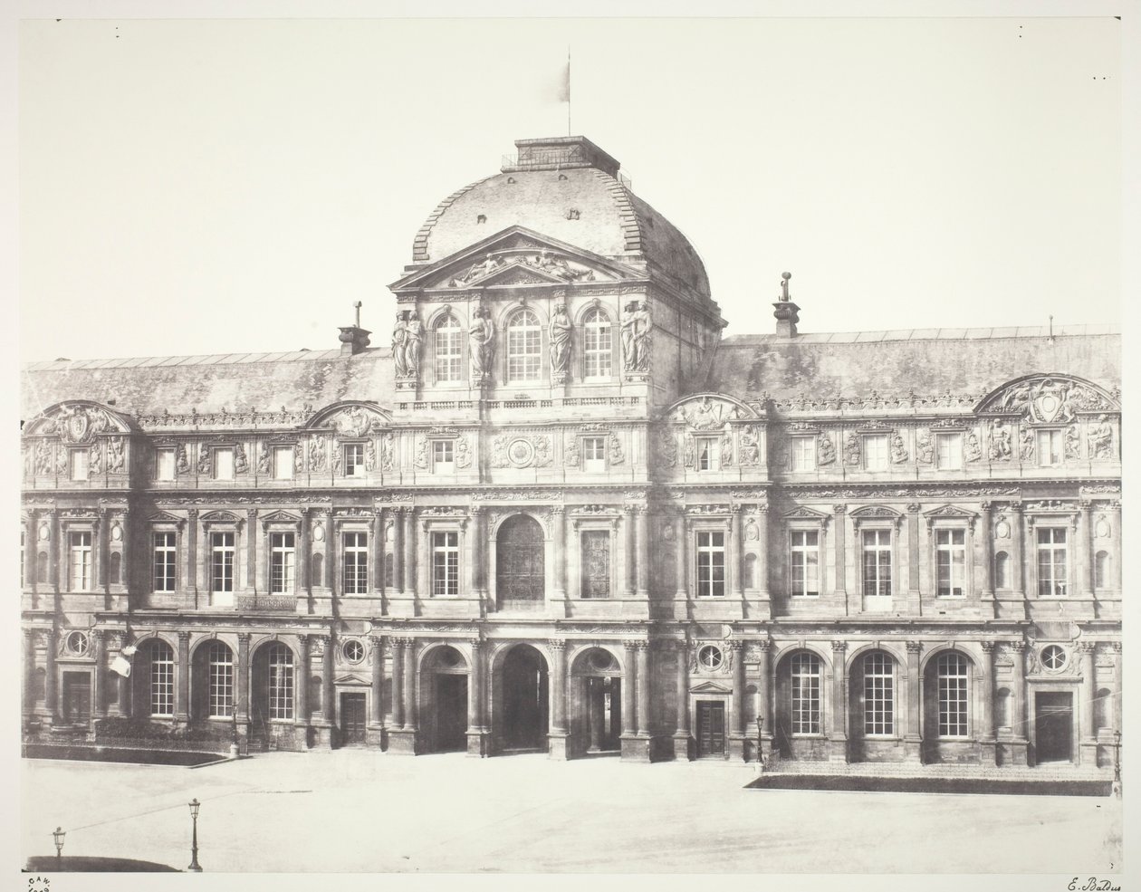 Het Louvre: Paviljoen van het horloge door Édouard Baldus
