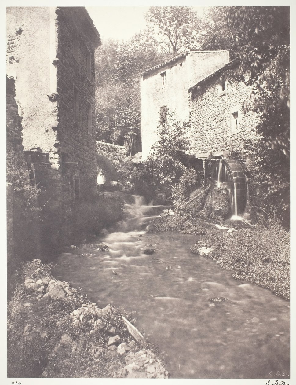 Watermolens in Auvergne door Édouard Baldus