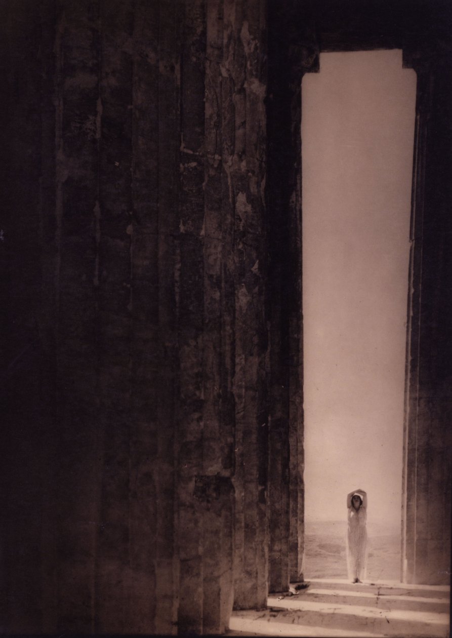 Isadora Duncan in het Parthenon, Athene door Edward Jean Steichen
