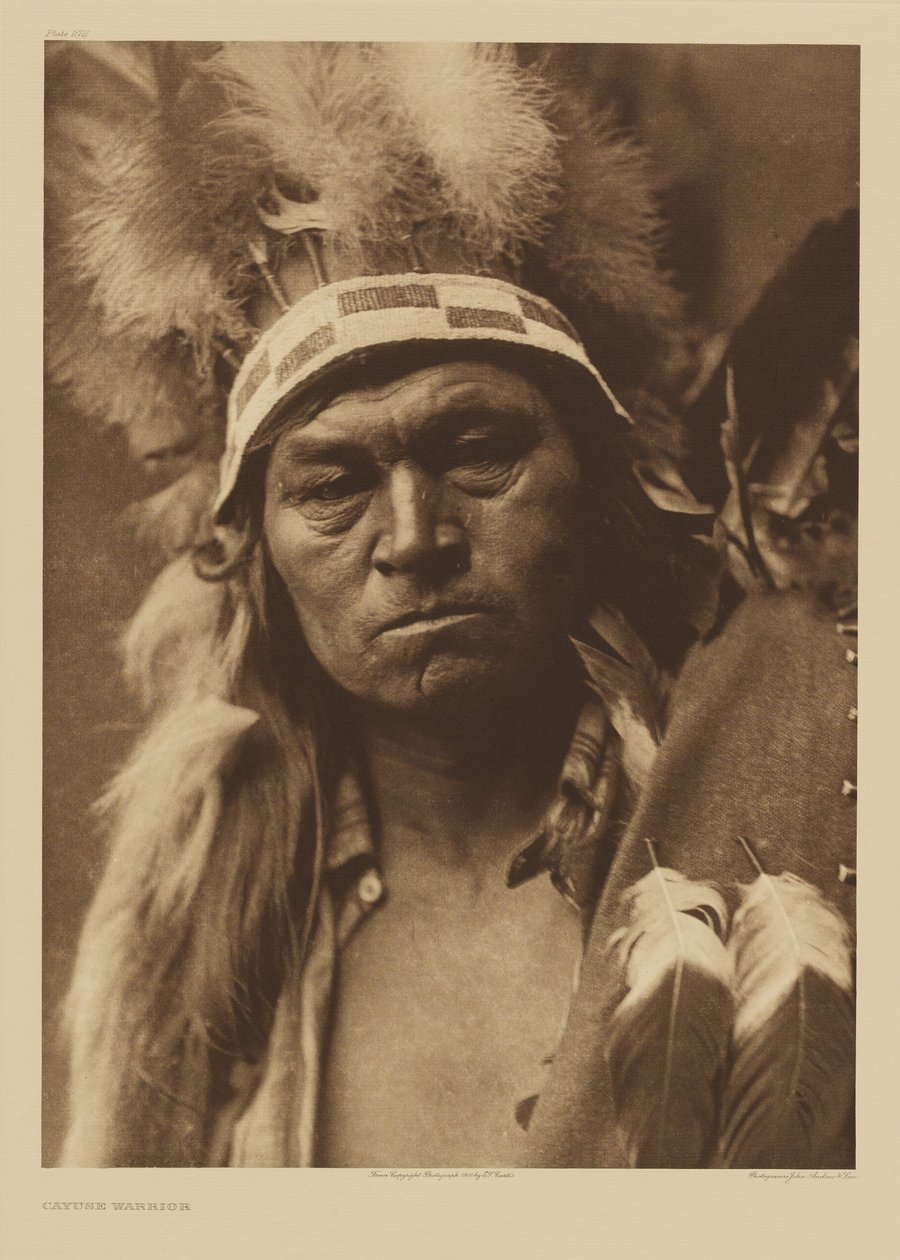 [Een Liksiyu-krijger] door Edward S. Curtis