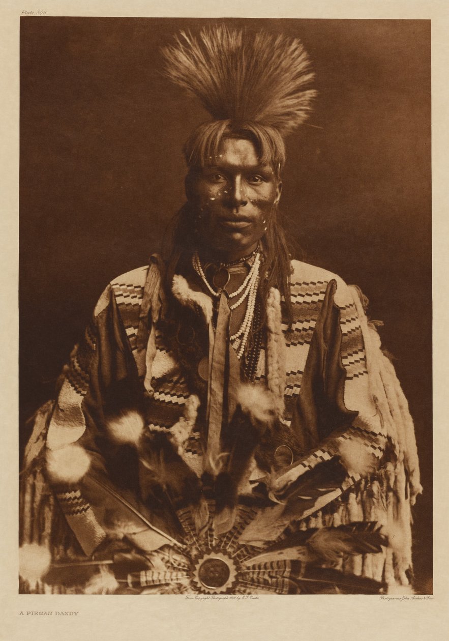 [Een Piikani-man in traditionele klederdracht] door Edward S. Curtis