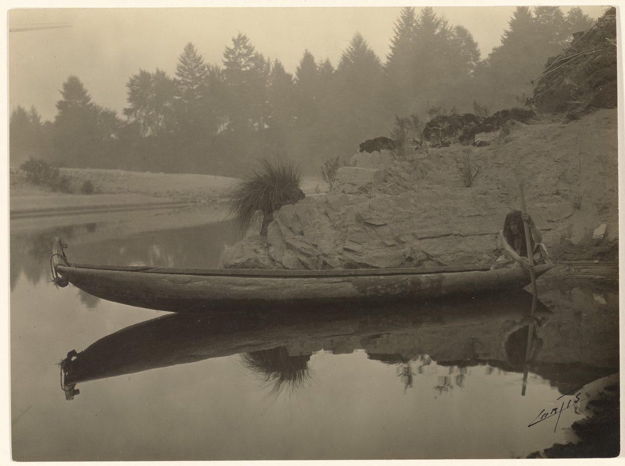 Vissen vanuit een kano - Hupa door Edward S. Curtis