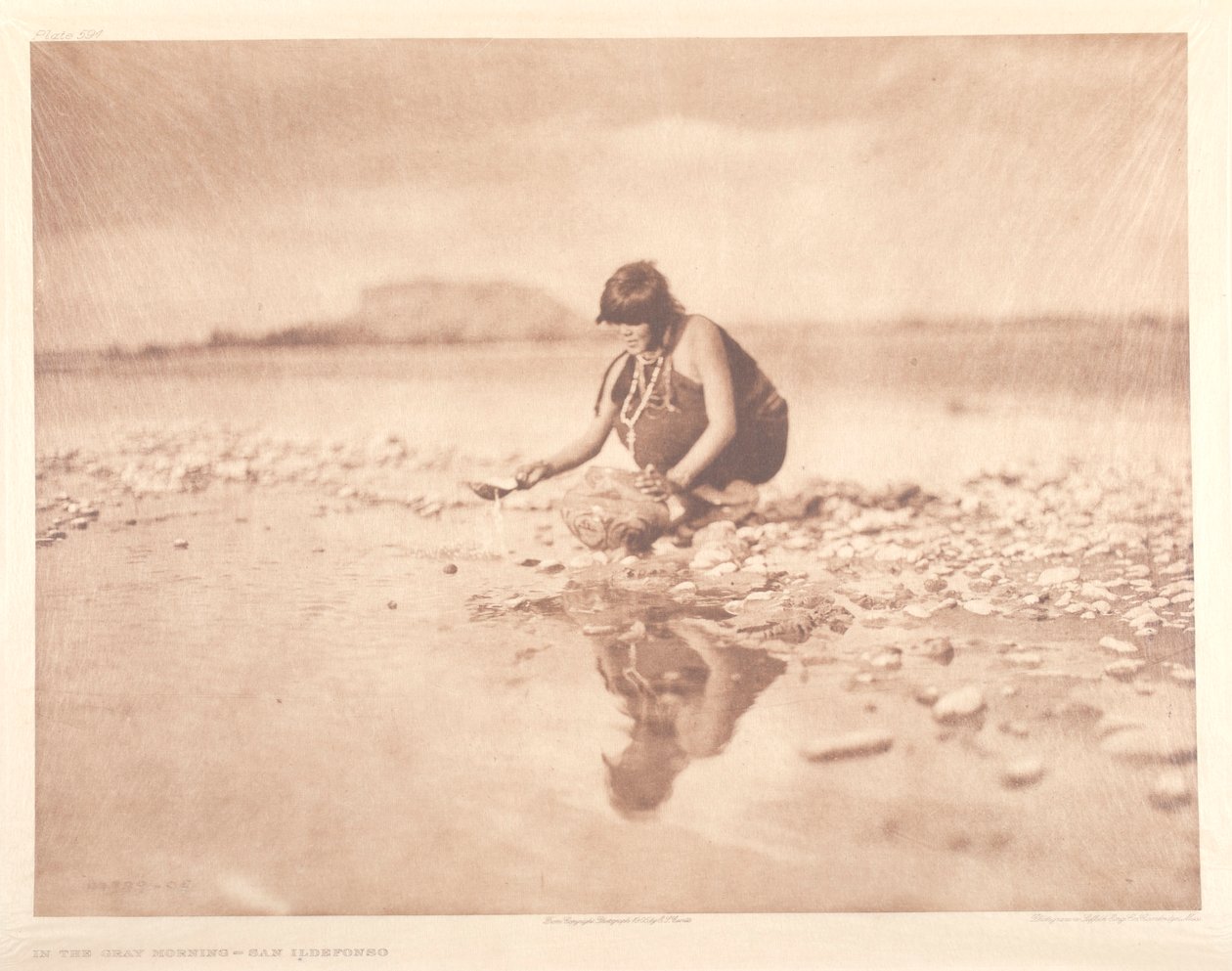 In de grijze ochtend, San Ildefonso door Edward S. Curtis