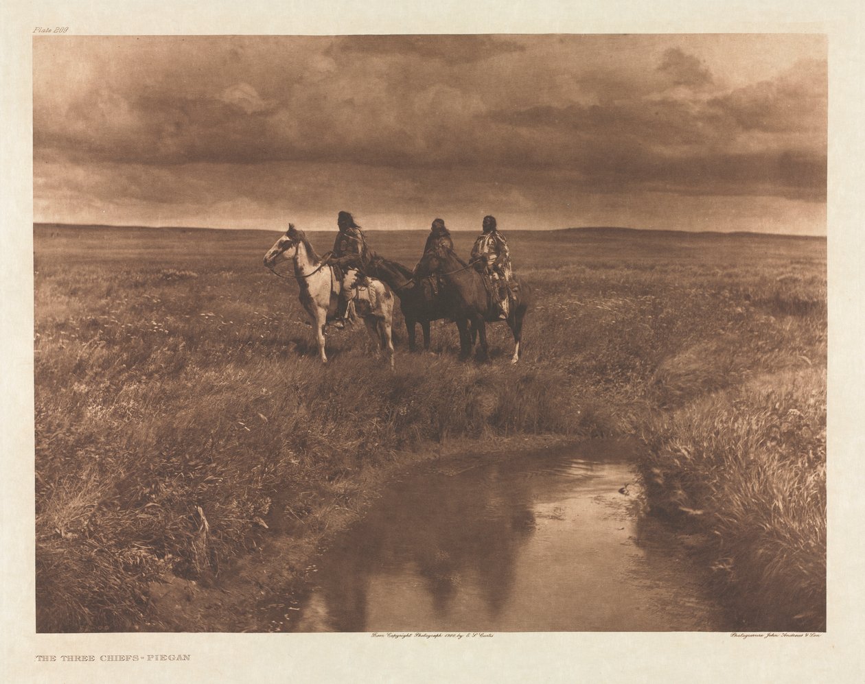 Portfolio VI, Plaat 209: De Drie Hoofden - Piegan door Edward S. Curtis