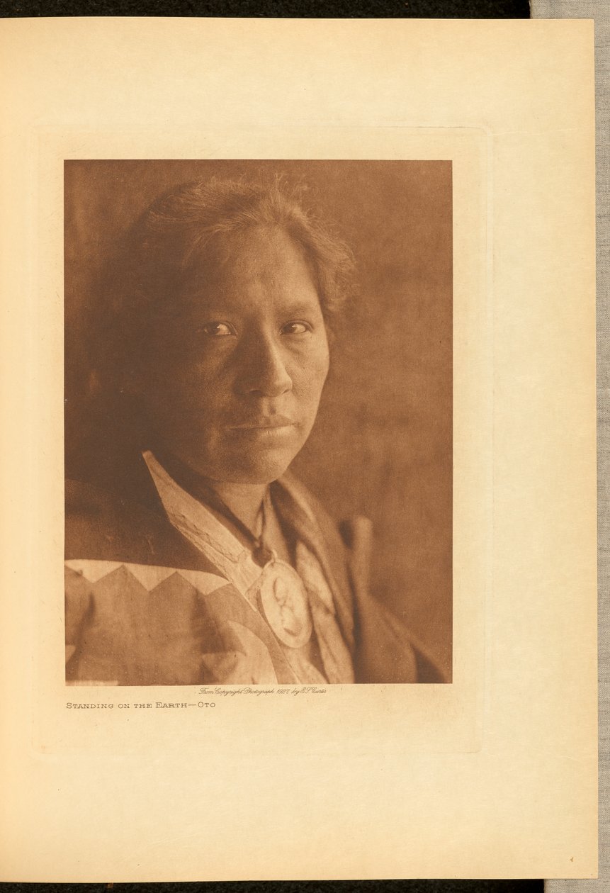 Op de aarde staan - Oto door Edward S. Curtis