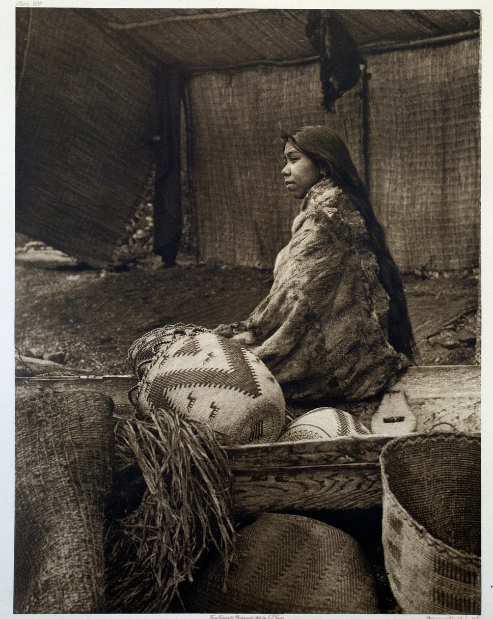 Indianen van Amerika: een jonge Indiaanse meisje, dochter van het hoofd van de Skokomish stam door Edward Sheriff Curtis