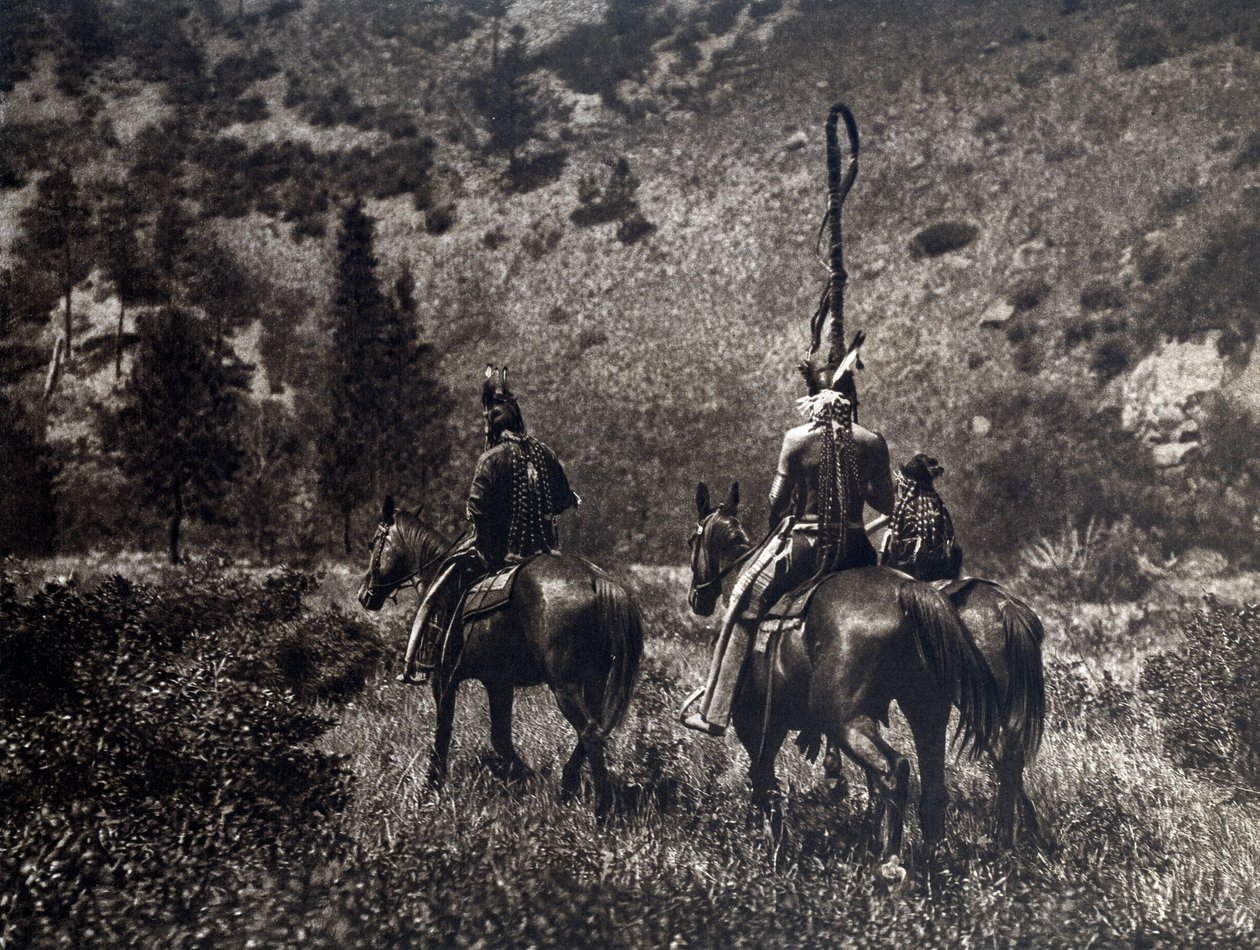 Indianen van Amerika van de Apsaroke stam in de zwarte canyon, Verenigde Staten door Edward Sheriff Curtis