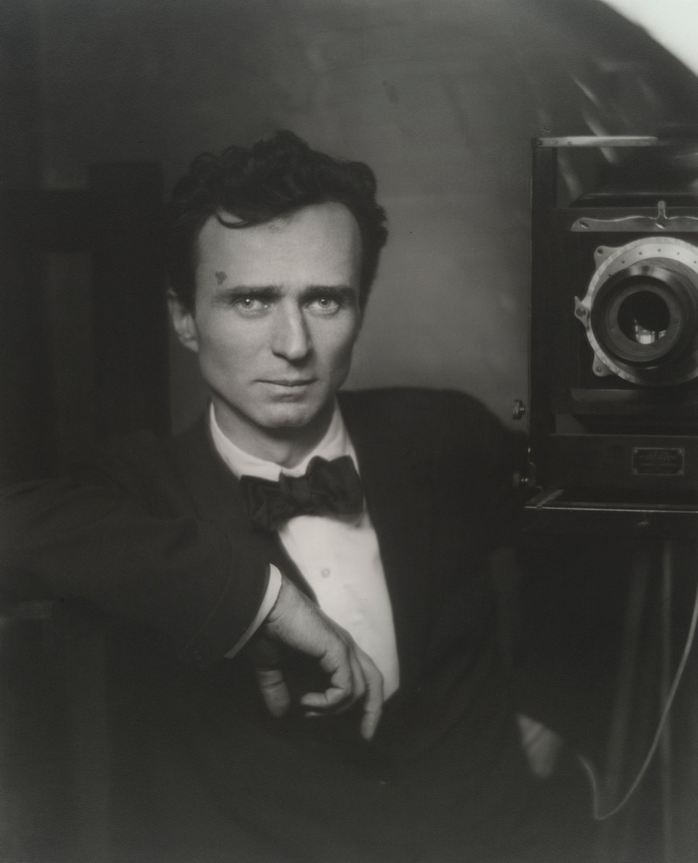 Zelfportret met studiocamera door Edward Steichen