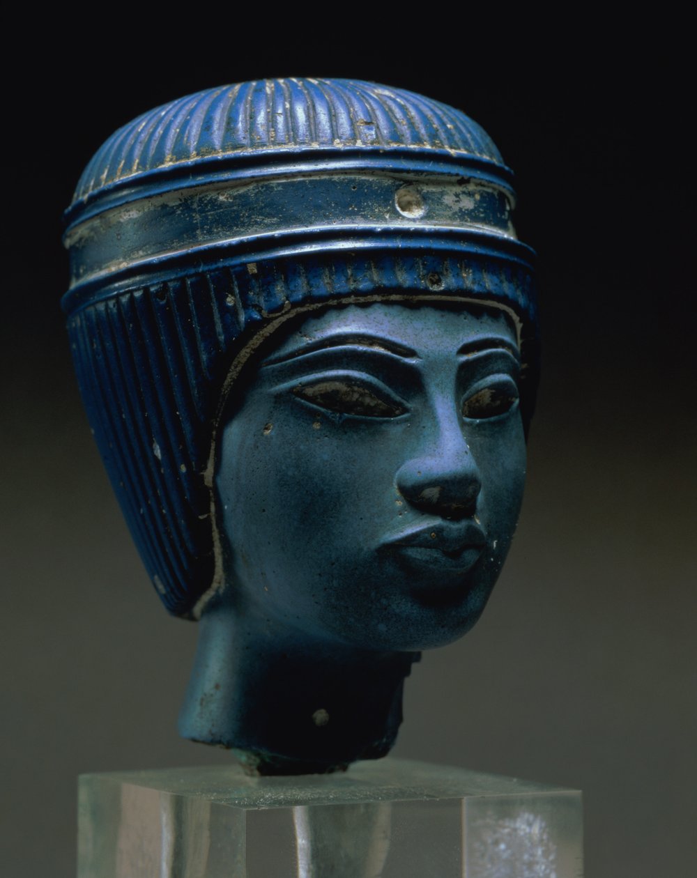 Valse koninklijke kop, oorspronkelijk gedacht Tutankhamun te zijn (geperst glas) door Egyptian