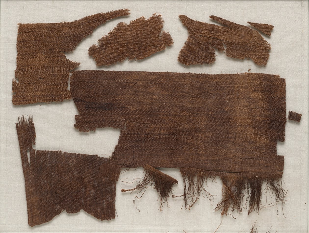 Fragmenten van Egyptische mummiewikkels gevonden in de kist van Senbi, Middenrijk, c.1918-1859 v.Chr. door Egyptian 12th Dynasty
