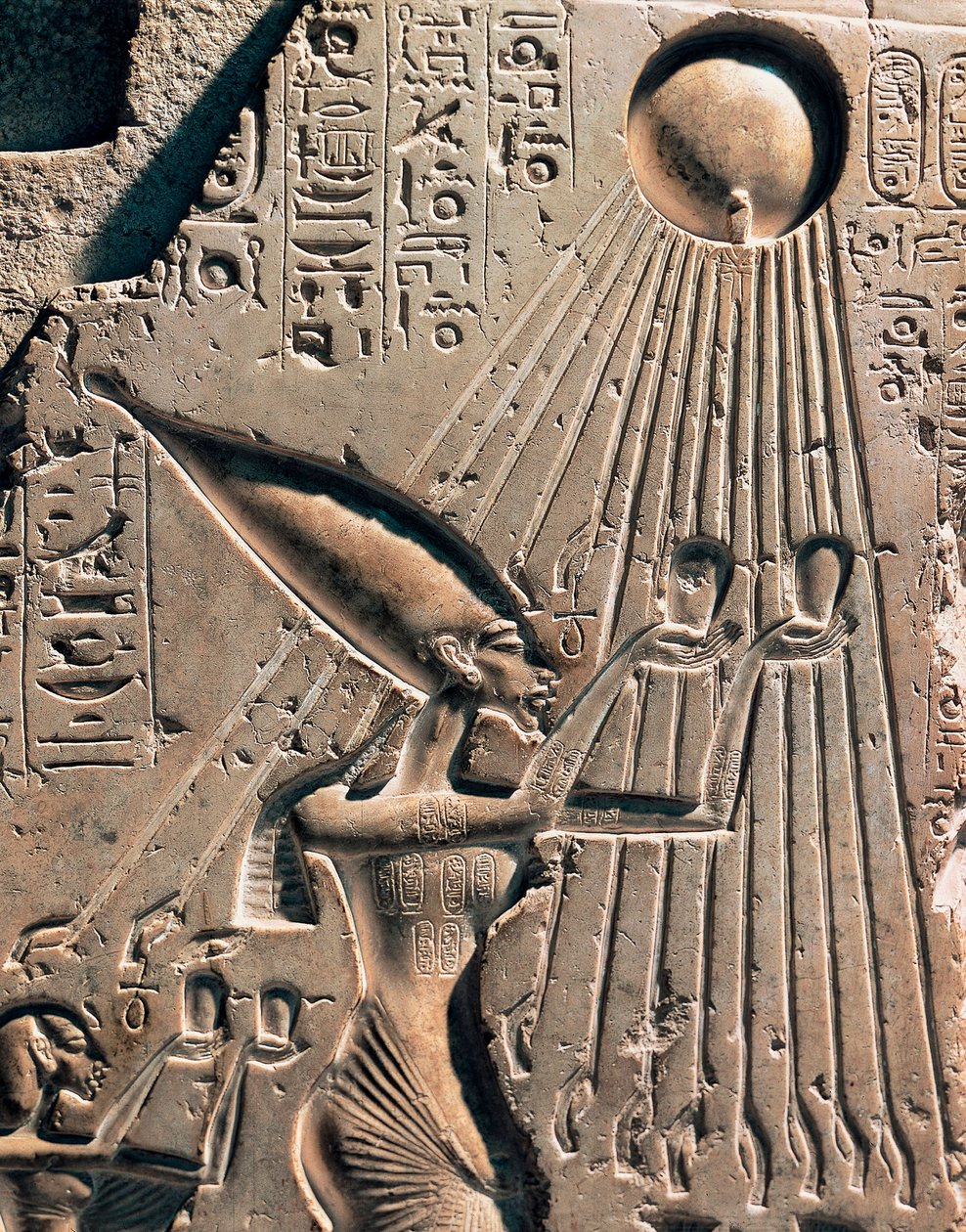 Oude Egyptische Oudheid: bas-reliëf dat Amenophis IV (Achnaton of Amenhotep) (1352-1338 v.Chr.) en zijn familie toont die eer bewijzen aan de god Aten. Detail dat de farao voorstelt. 1364-1347 v.Chr. door Egyptian 18th Dynasty