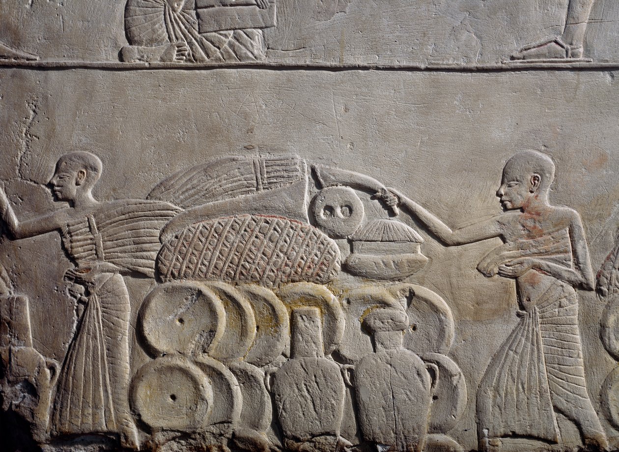Schikking van voedsel in magazijnen, kalkstenen muur reliëf, uit Memphitisch graf van Horemheb in Saqqara, Egyptische beschaving, Nieuwe Rijk, Dynastie XVIII door Egyptian 18th Dynasty
