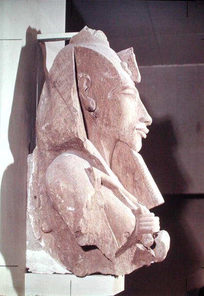 Buste van Amenophis IV (Akhenaten) uit de Tempel van Amon, Karnak door Egyptian 18th Dynasty