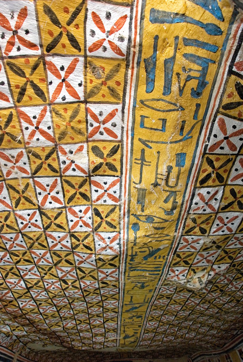Egyptische oudheid: plafond versierd met geometrische motieven, graf van Roy (TT255). 18e dynastie. Van de Westelijke Jordaanoever van Luxor, Egypte door Egyptian 18th Dynasty