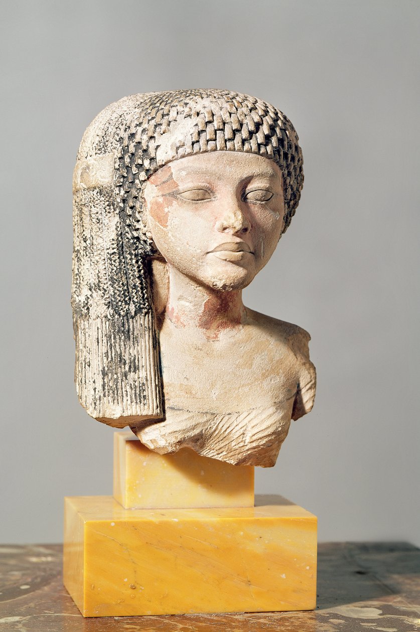 Hoofd van een prinses uit de familie van Akhenaten, Nieuwe Koninkrijk (beschilderde kalksteen) door Egyptian 18th Dynasty