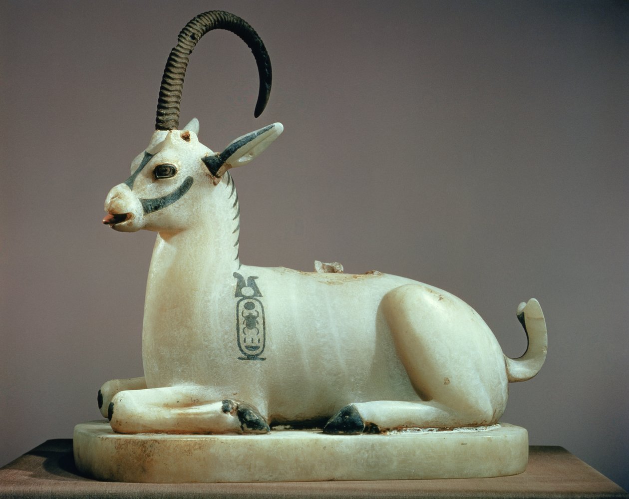 Deksel van een zalfpot in de vorm van een steenbok, uit het graf van Toetanchamon door Egyptian 18th Dynasty