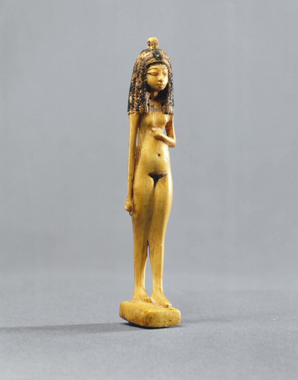 Beeldje van een naakt meisje, Nieuwe Koninkrijk, c.1390-1353 v.Chr. door Egyptian 18th Dynasty