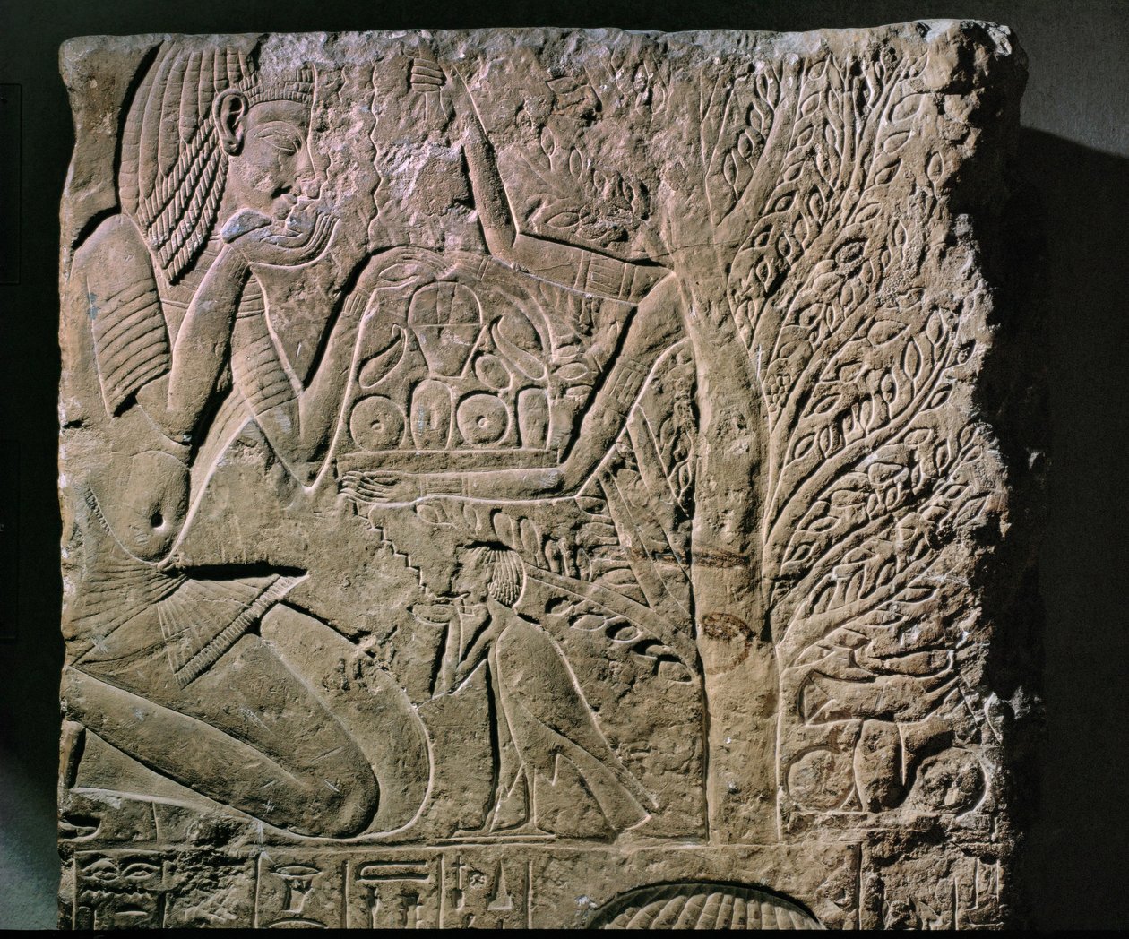 Boomgodin biedt eten en drinken aan (verlichting) door Egyptian 18th Dynasty