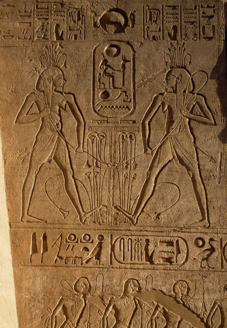 Vereniging van Opper- en Neder-Egypte en cartouche van farao, reliëf op basis van tronen, Tempel van Ramses II, Abu Simbel, Egypte, Nieuwe Rijk, Dynastie XIX door Egyptian 19th Dynasty