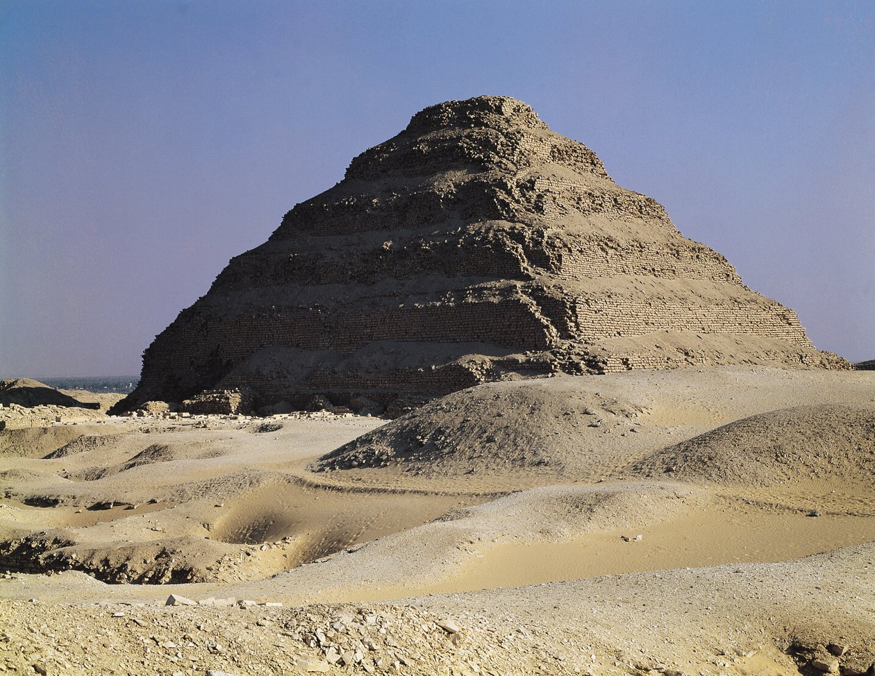 Trappiramide van koning Djoser (c.2667-2648 v.Chr.) Oude Rijk door Egyptian 3rd Dynasty
