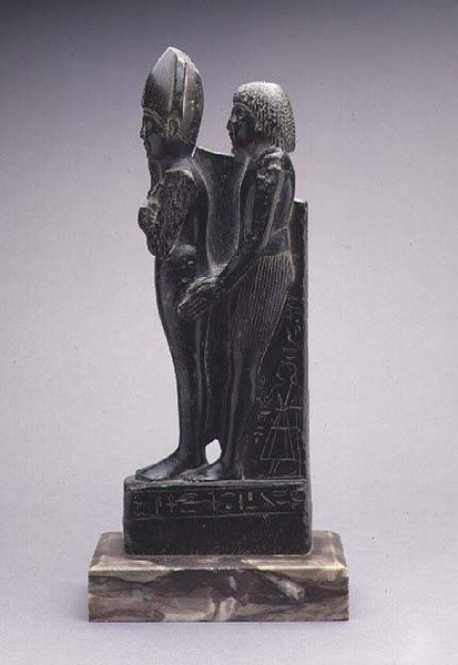 Groep van een man die een voorstelling van Osiris presenteert door Egyptian Egyptian