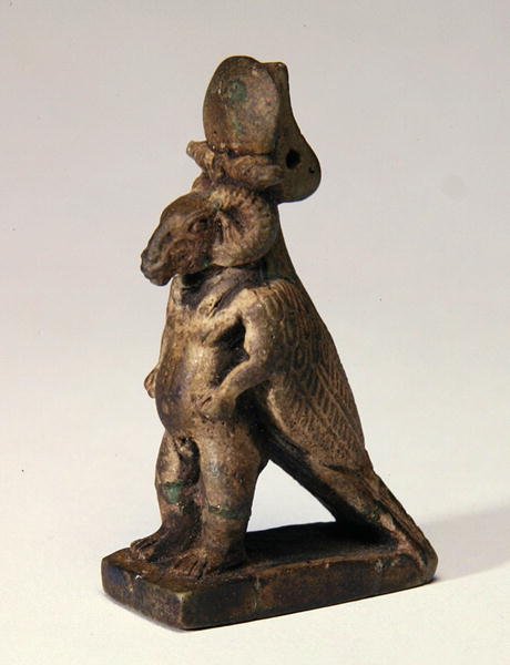 Samengestelde god met ramskop, dwerglichaam en valkenrug door Egyptian Ptolemaic Period