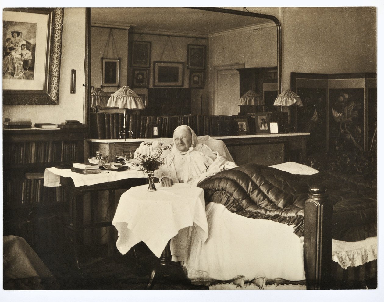 Florence Nightingale in bed, 1906 door Elizabeth Bosanquet