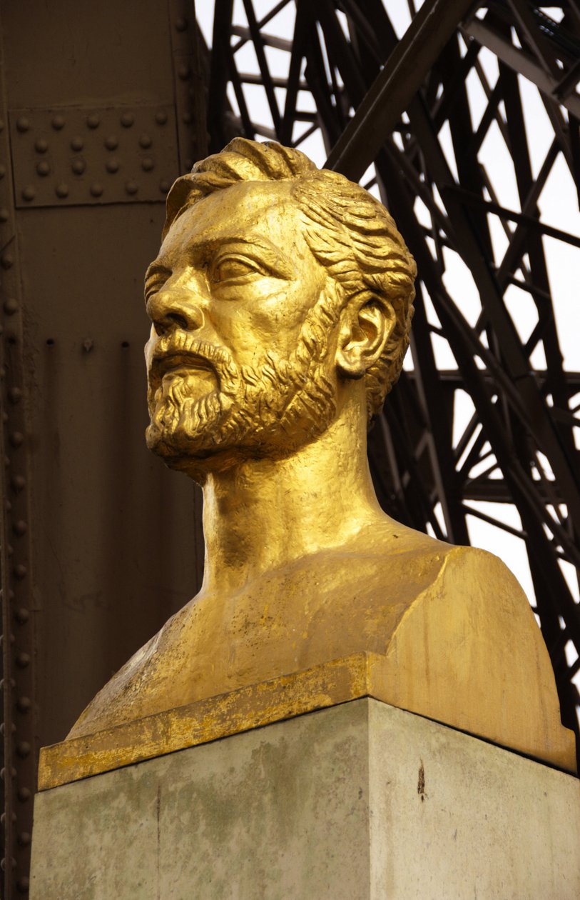 Buste van Gustave Eiffel onder de Eiffeltoren, Parijs, Frankrijk door Emile Antoine Bourdelle