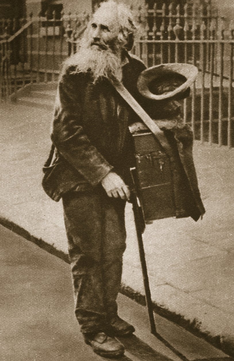 Een straatmuzikant door English Photographer