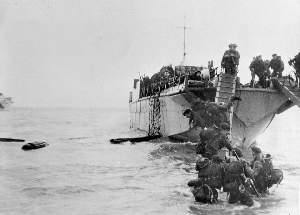 Commando-operaties tijdens de invasie van Normandië, juni 1944 door English Photographer