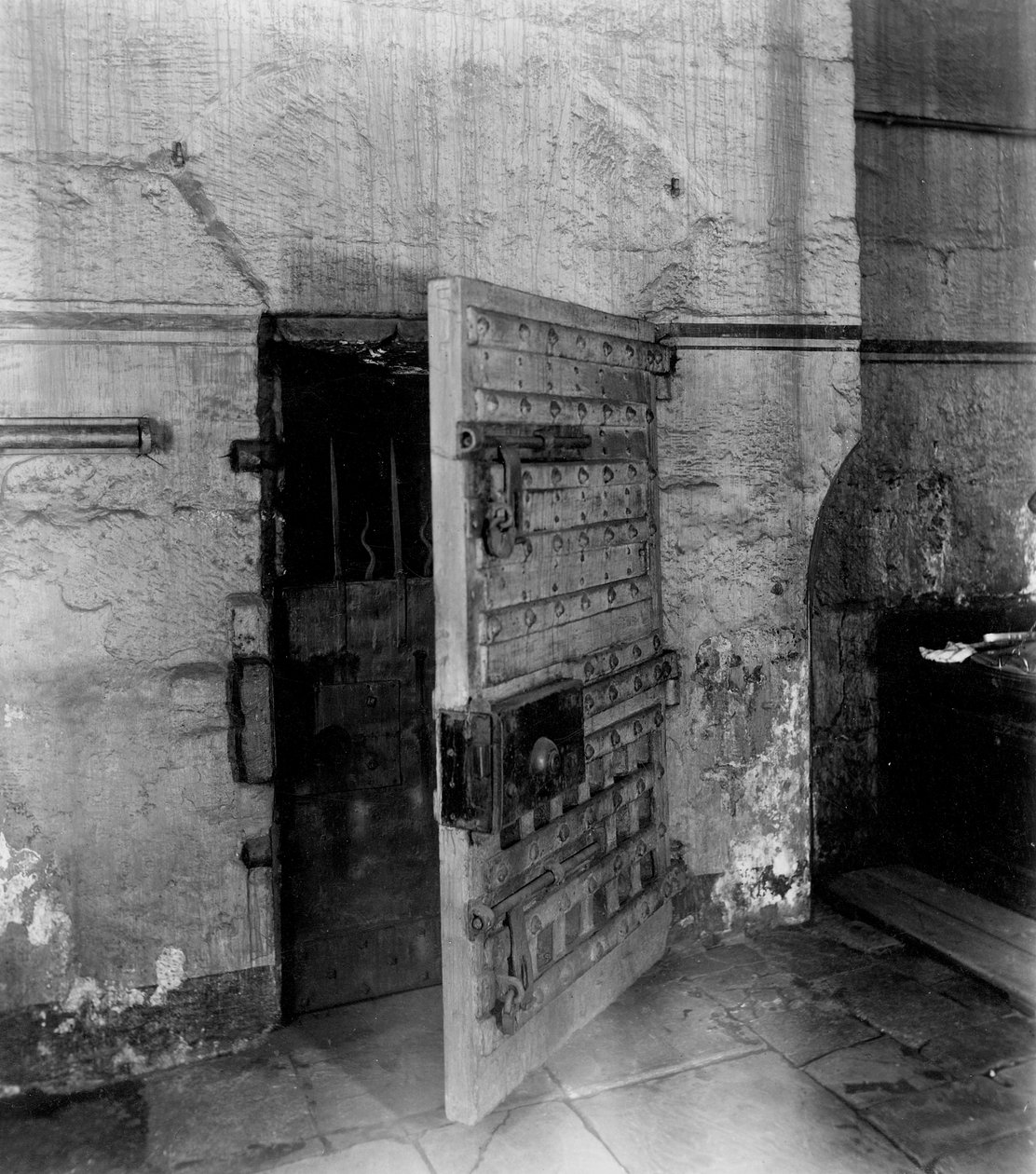 Deur naar Newgate Gevangenis door English Photographer