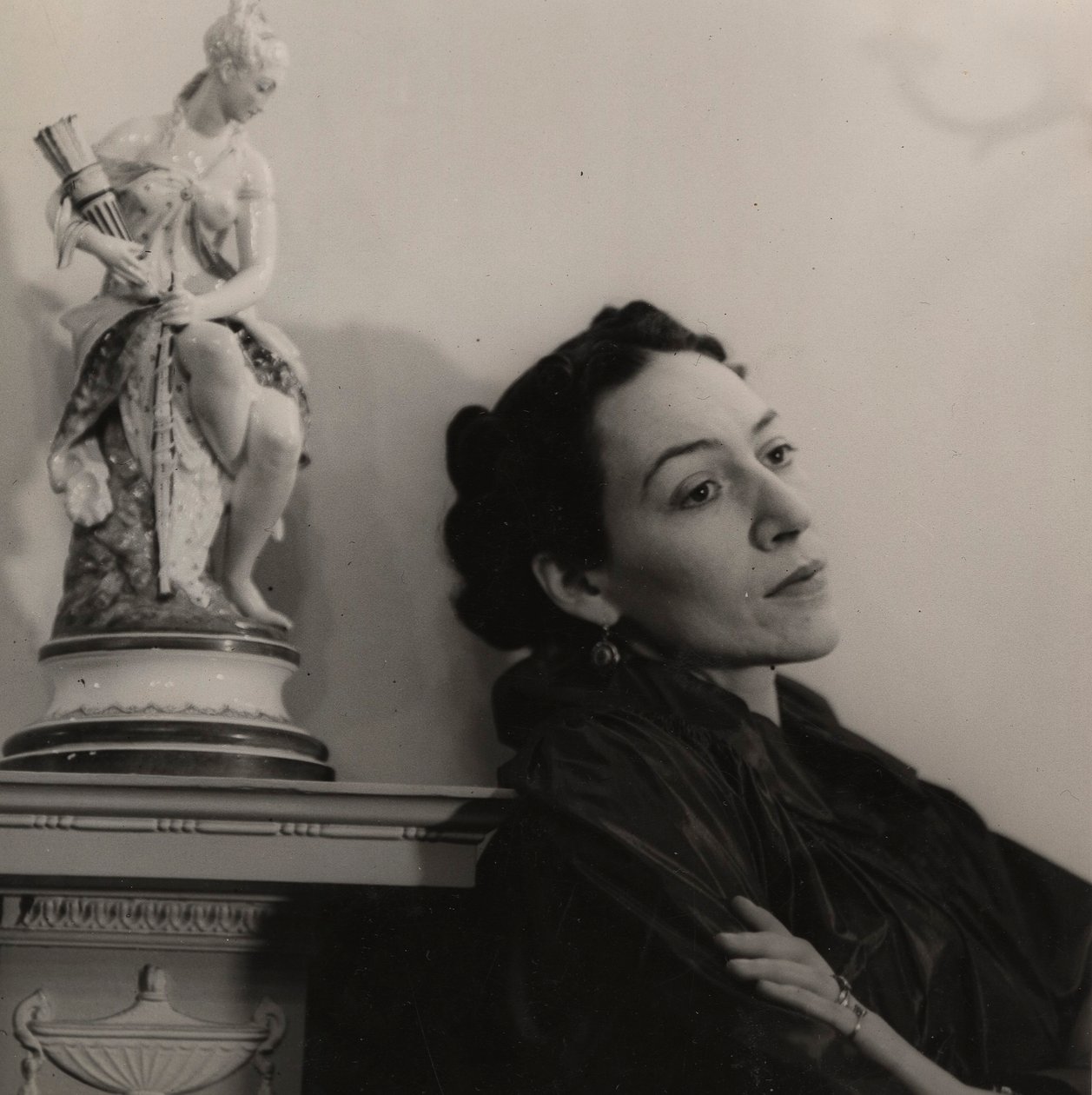 Doris Langley Moore, 1940s door English Photographer