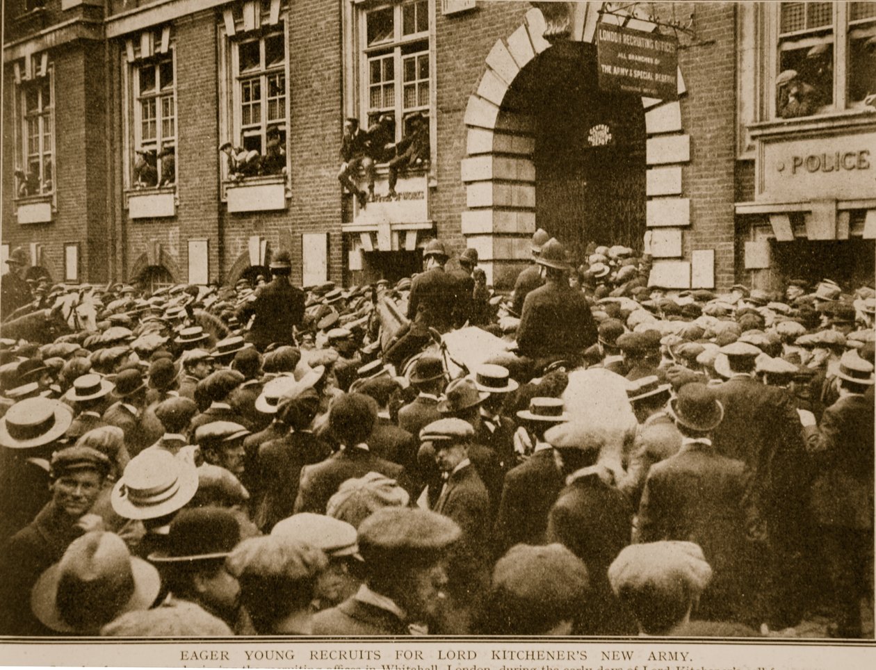 Gretige jonge rekruten voor Lord Kitcheners Nieuwe Leger, 1914-19 door English Photographer