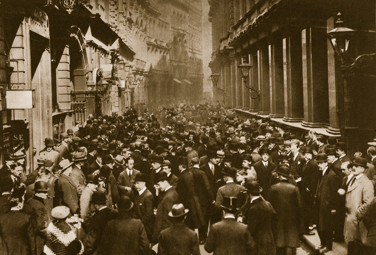 In Throgmorton Street naast de noordmuur van de London Stock Exchange door English Photographer