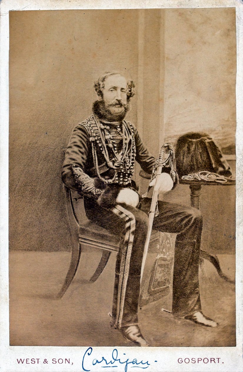 Lord Cardigan (1797-1868) in het uniform van kolonel, 11e (Prince Alberts Eigen) Regiment van Huzaren, 1855 door English Photographer