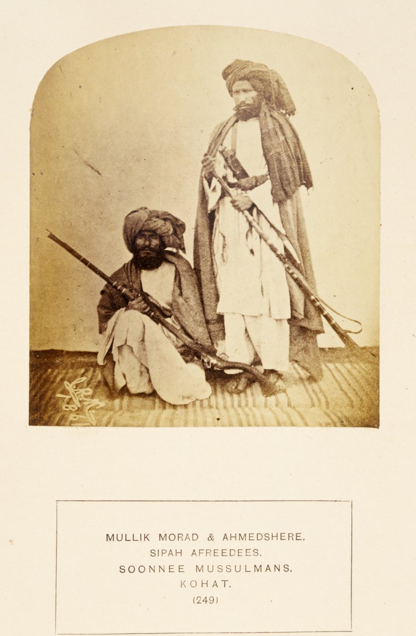 Mullik Morad en Ahmedshere, Sipah Afreedees, Soonnee Moslims, Kohat, uit Het Volk van India, door J. Forbes Watson, gepubliceerd 1868 door English Photographer