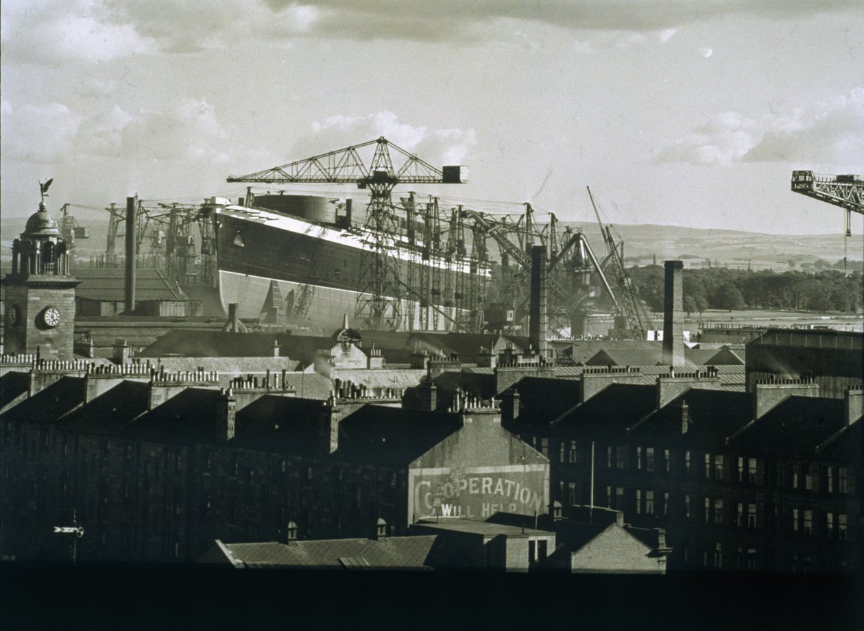 RMS Queen Elizabeth door English Photographer