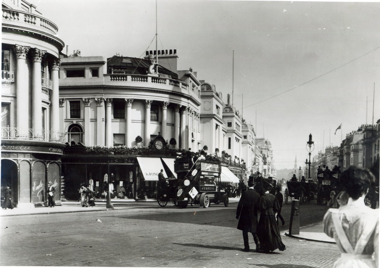 Regent Street, Londen, c.1900 door English Photographer