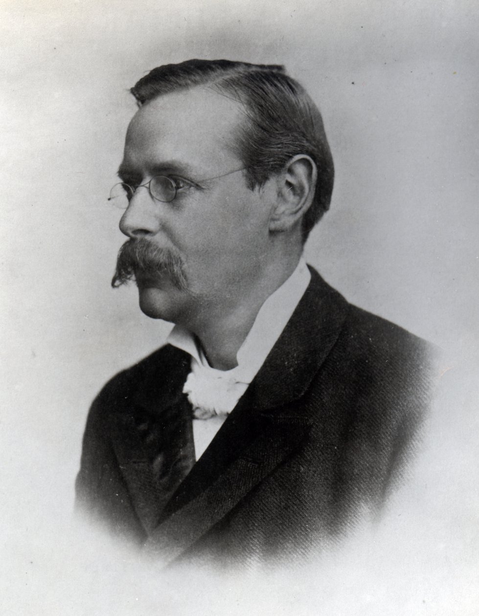 Sir Edmund William Gosse, 1892 door English Photographer