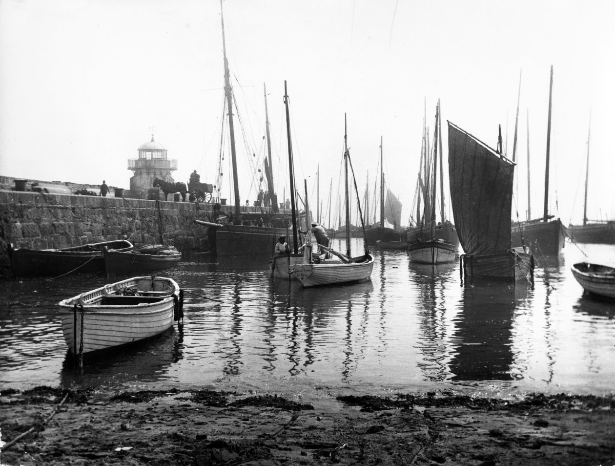 Smeatons Pier, St Ives, c.1880s door English Photographer