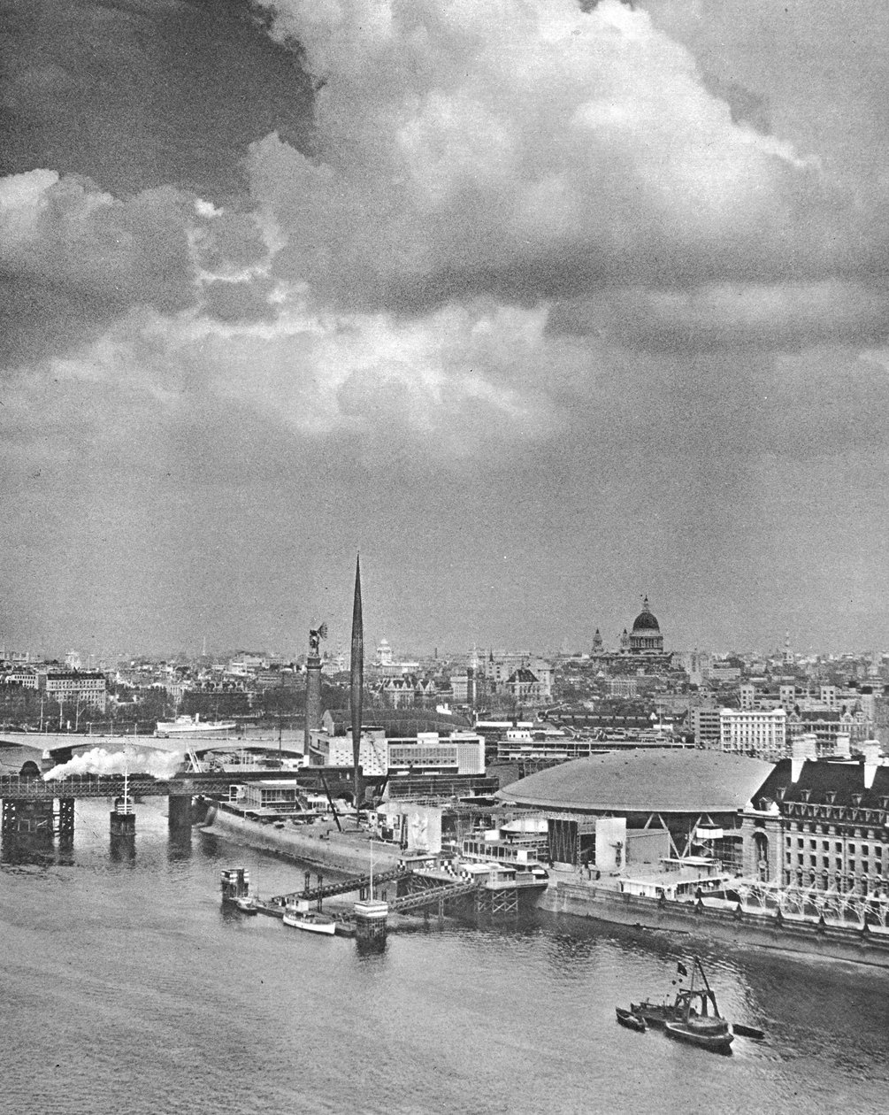 Southbank, 1951 door English Photographer