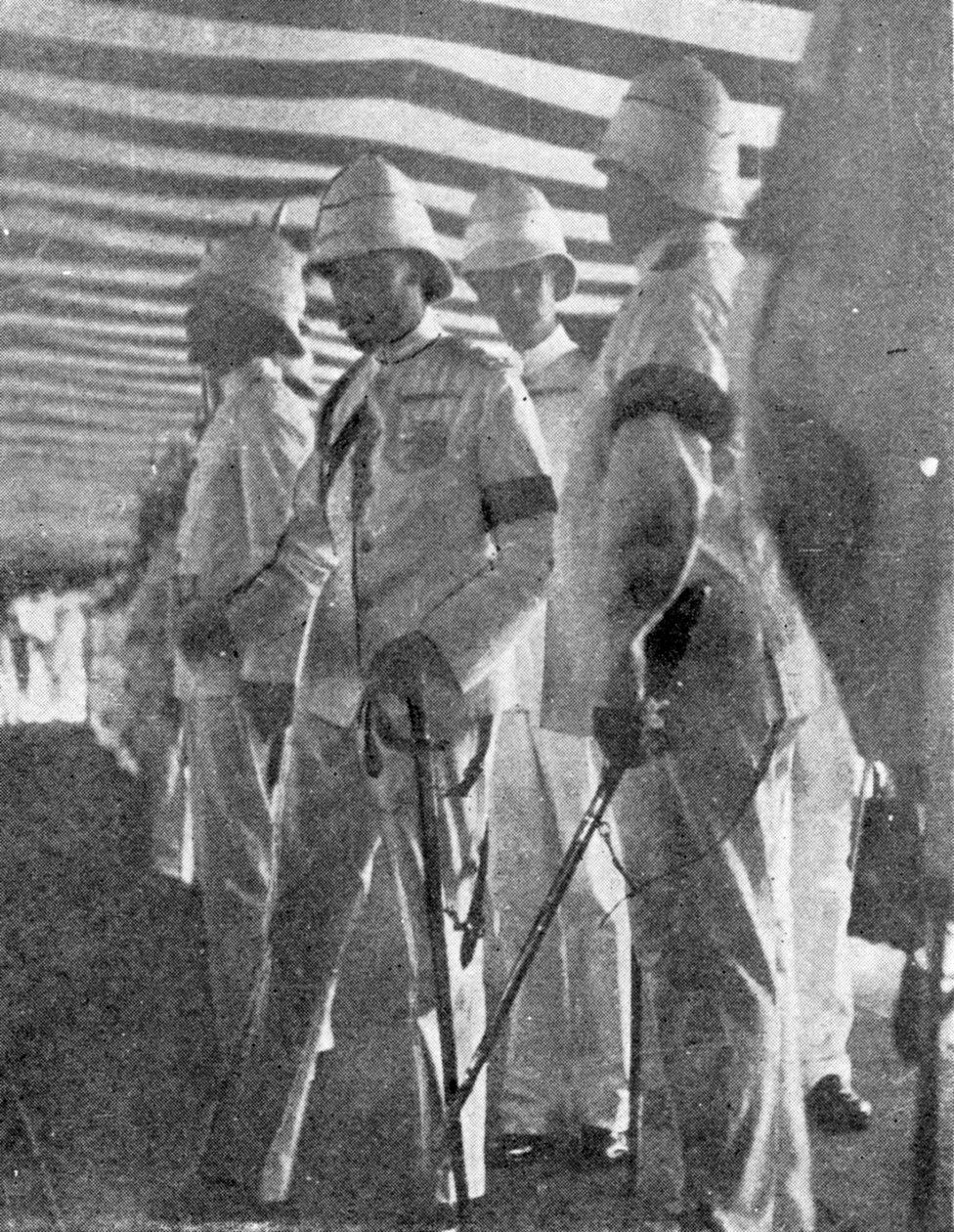 De Hertog van York en Zijn Gevolg op Johnstons Pier, Singapore, illustratie uit The King, 25 mei 1901 door English Photographer