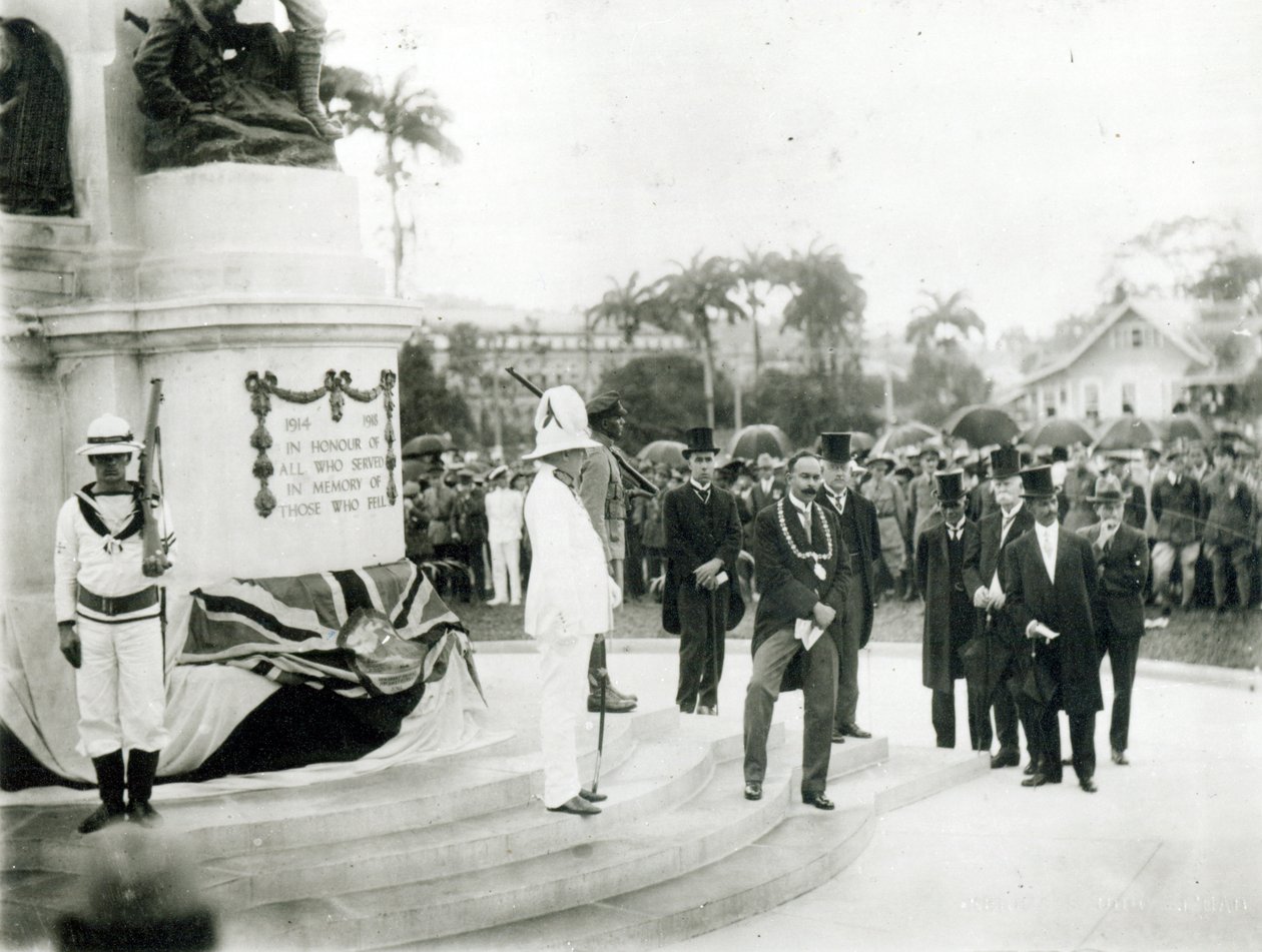 De onthulling van het Oorlogsmonument, Port of Spain, Trinidad, 1920 door English Photographer