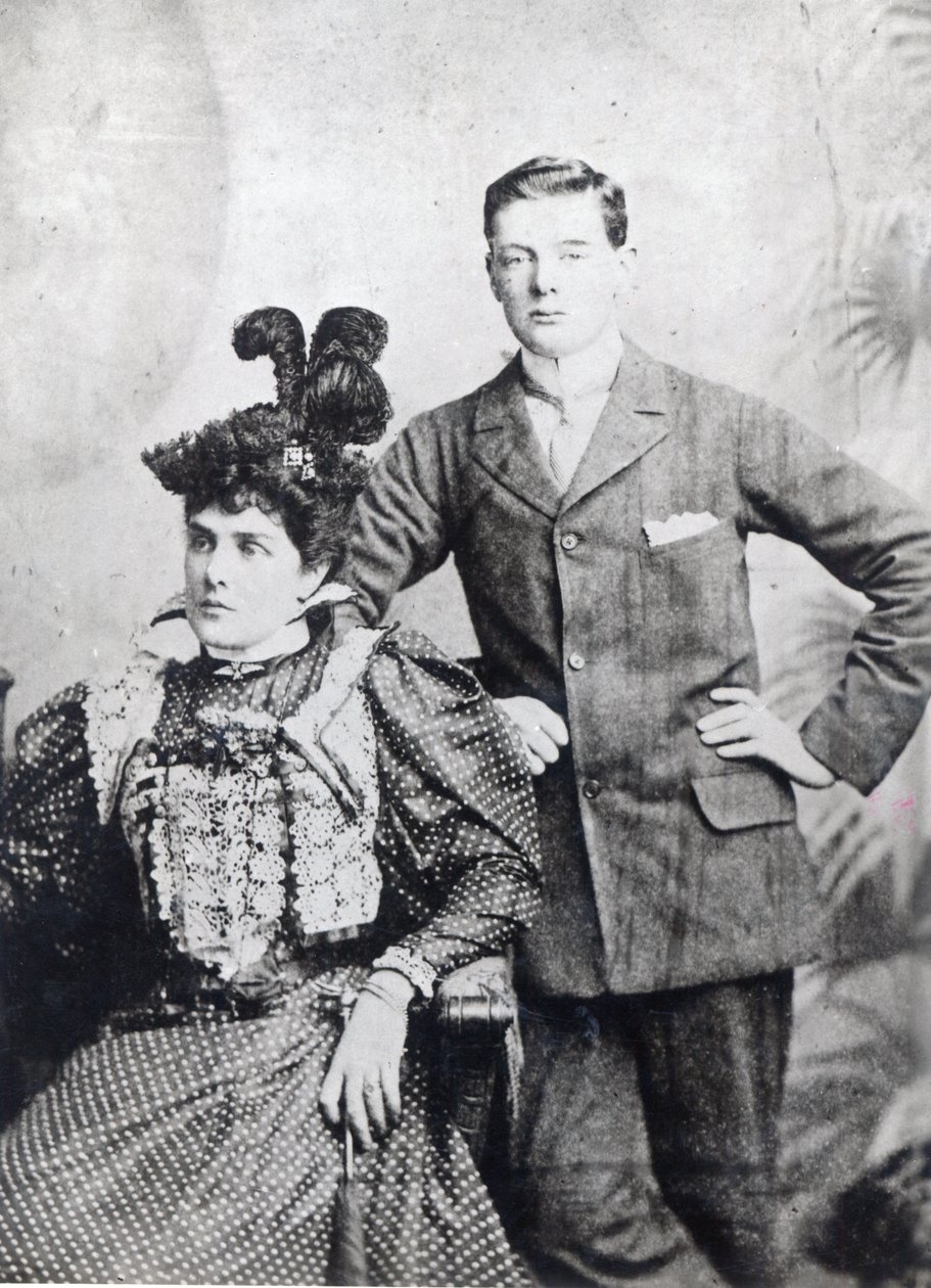 Winston Churchill met zijn moeder, Lady Randolph Churchill door English Photographer
