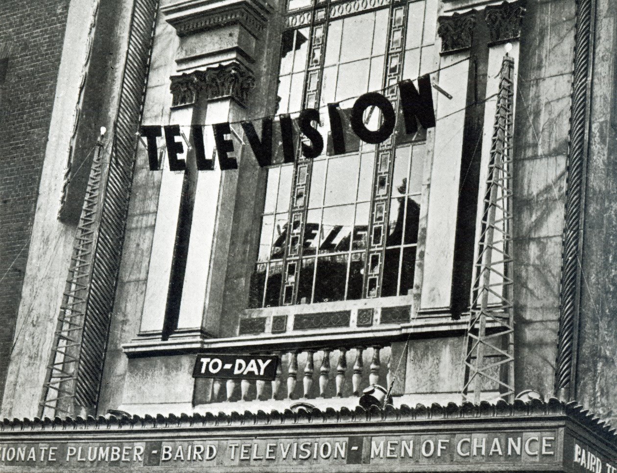 Reclame dat televisie werd getoond in het Metropole tijdens Derby Week, 1932 door English School