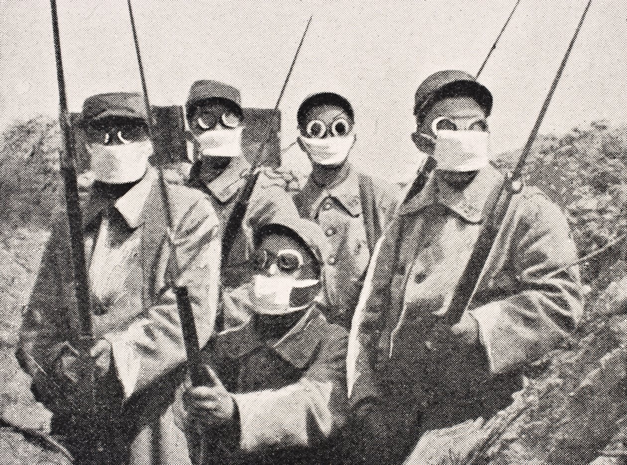 Franse soldaten met gasmasker in 1915, uit 