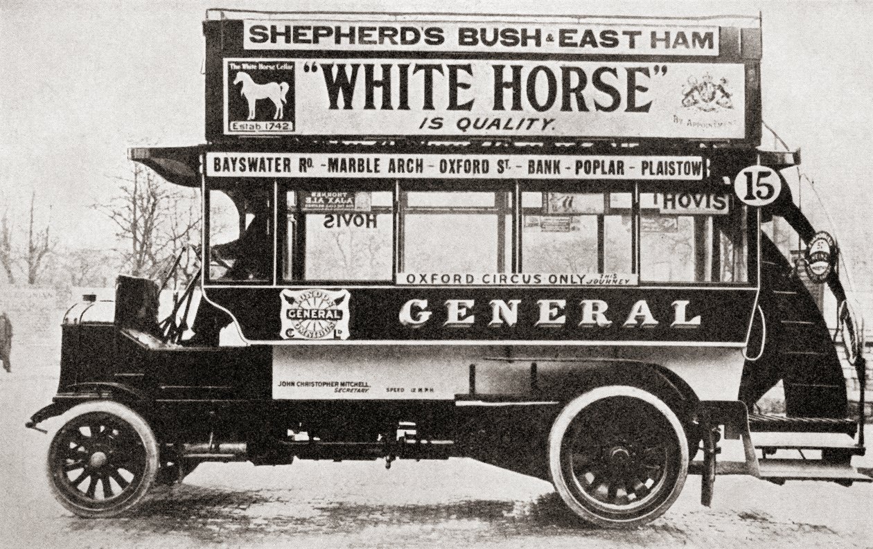 Een omnibus, ca. 1910, uit Het Verhaal van Vijfentwintig Jaar, gepubliceerd 1935 door English Photographer